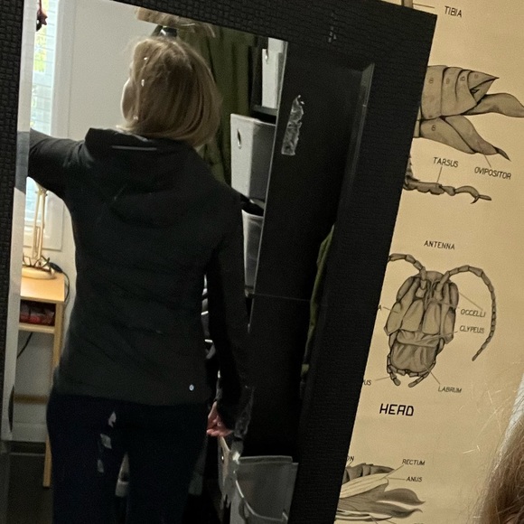 Lululemon Down Pullover - Picture 4 of 14